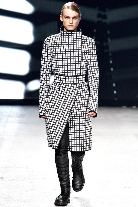 gareth-pugh-primavera-2012-03