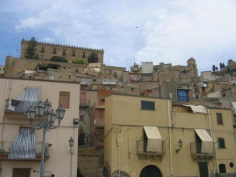 A Leonforte (EN) è tempo di pesche.