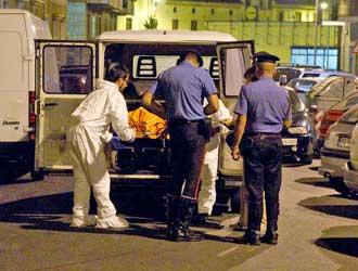 Torino: dai balconi assistono a delitto in strada