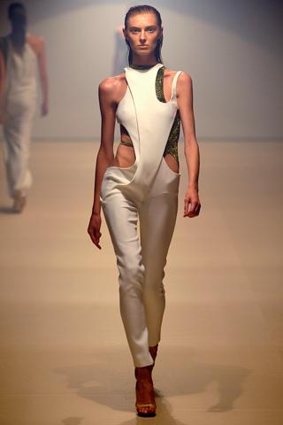 Paris Fashion Week: Mugler P/E 2012 + Video di Lady Gaga