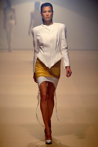 Paris Fashion Week: Mugler P/E 2012 + Video di Lady Gaga