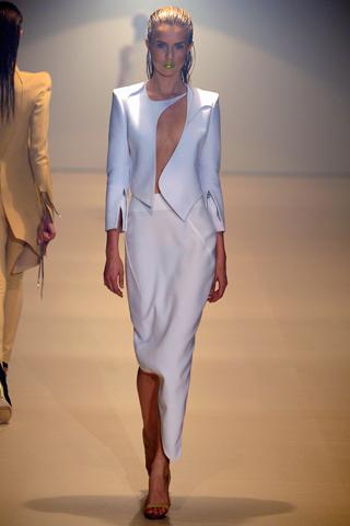 Paris Fashion Week: Mugler P/E 2012 + Video di Lady Gaga