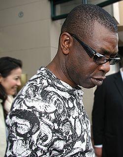 http://upload.wikimedia.org/wikipedia/commons/thumb/0/02/YoussouNDour08TIFF.jpg/250px-YoussouNDour08TIFF.jpg