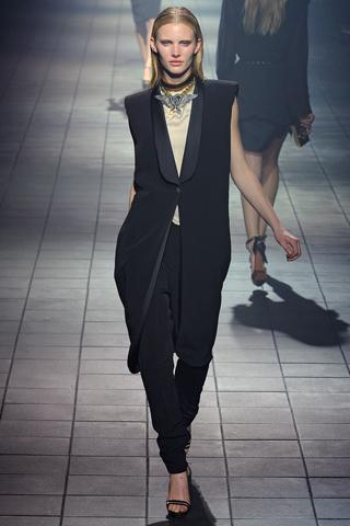 Paris Fashion Week: Lanvin P/E 2012