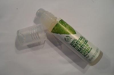 The Body Shop - Roll On Lip Oil