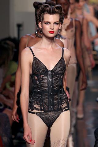 Paris Fashion Week: Jean Paul Gaultier P/E 2012