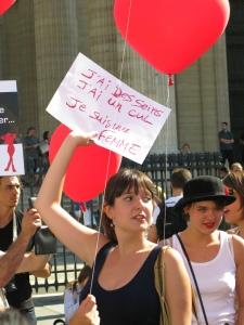 La “Marche des salopes” a Parigi: non c’est non!