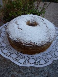 Ciambellone con carote, mele e zenzero