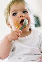 L'allarme dei pediatri: muffe e pesticidi nei cibi per bimbi