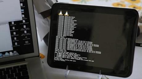 Dual-Boot WebOS e Android su Tablet TouchPad HP con ROM CyanogenMod 7 : Video