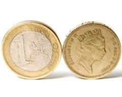 Preoccupati per l'euro, Londra allenta il credito