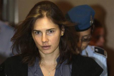 amanda knox Amanda Knox e Raffaele Sollecito sono Liberi, rabbia in piazza