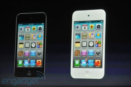 iphone5apple2011liveblogkeynote1377 Apple: arriva liPod Touch Bianco | Prezzo