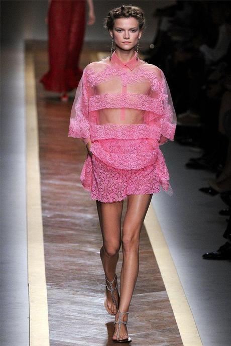 valentino-donna-primavera-2012-09