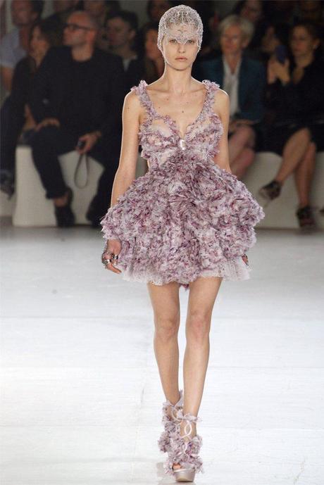 alexander-mcqueen-primavera-2012-11