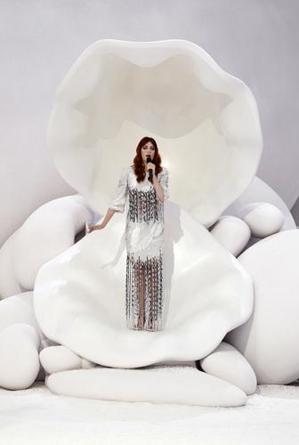 Paris Fashion Week: Chanel P/E 2012