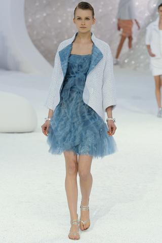 Paris Fashion Week: Chanel P/E 2012