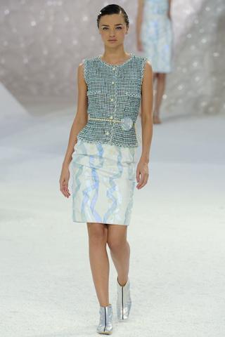 Paris Fashion Week: Chanel P/E 2012