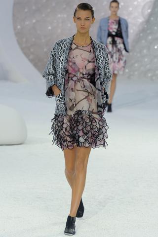 Paris Fashion Week: Chanel P/E 2012