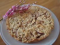 CROSTATA SBRICIOLATA CON PESCHE E AMARETTI
