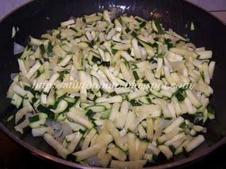 Pasta con zucchine e stracchino - TUTORIAL