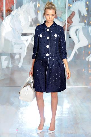 Paris Fashion Week: Louis Vuitton P/E 2012