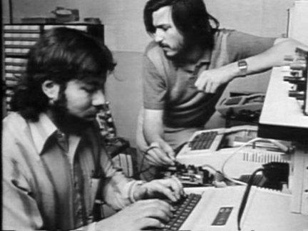 Steve Jobs e Steve Wozniak nel 1977