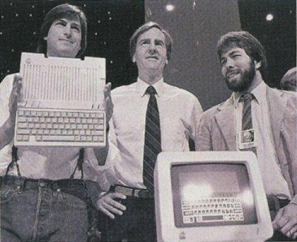 Con Scully , Woz e Jobs