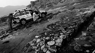 FOTO DEL GIORNO 7 OTTOBRE 2011 : AUTOLAVAGGIO IN AFGHANISTAN