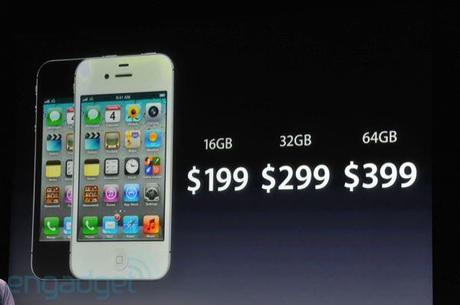 Niente iPhone 5: Apple presenta il nuovo iPhone 4S