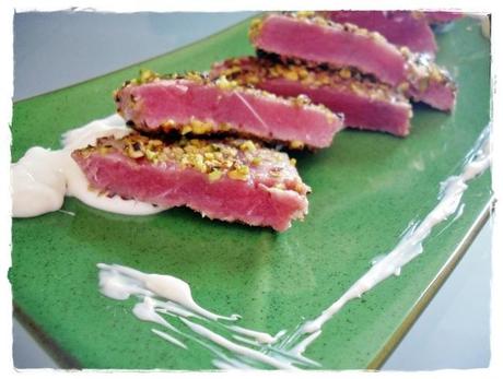 Cucina (con)Fusion.. Filetto di tonno scottato ai pistacchi con maionese allo zenzero!
