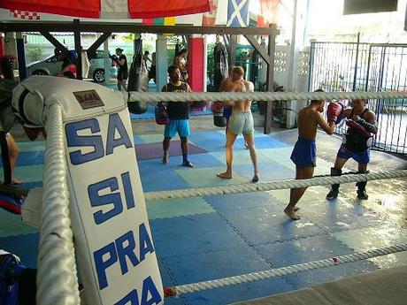 Muay Thai - Vai in PALESTRA in THAILANDIA