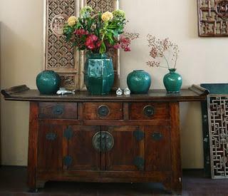 Antiquariato e fiori dall'oriente