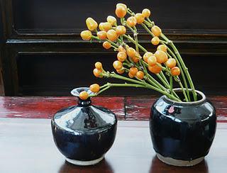 Antiquariato e fiori dall'oriente