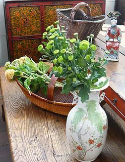 Antiquariato e fiori dall'oriente