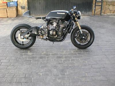 Kawasali GPX600R Cafe Racer by Cuervo