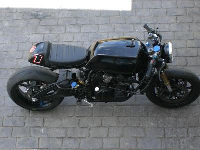 Kawasali GPX600R Cafe Racer by Cuervo