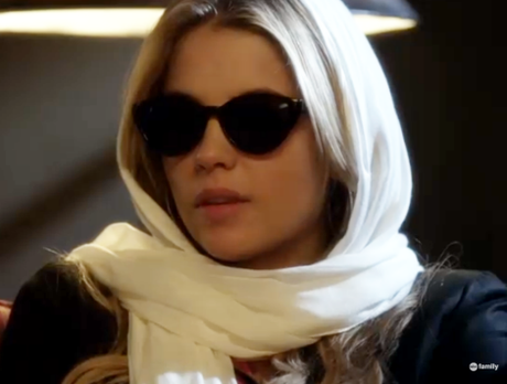 Pretty Little Liars 2×08 ‘Save The Date’: Aria, Emily, Hanna e Spencer look