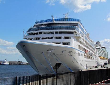 Azamara Quast oggi per caso a messina: