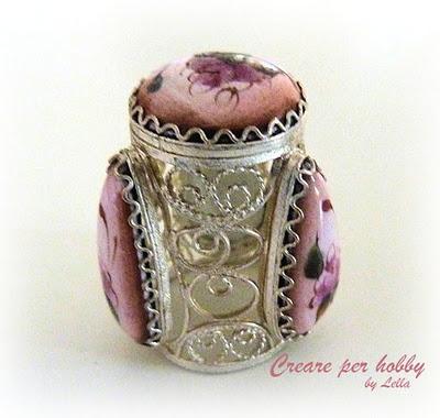 Un ditale che viene da lontano Un ditale che viene da lontano