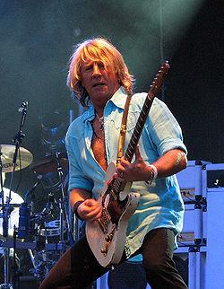 http://upload.wikimedia.org/wikipedia/commons/thumb/9/9d/Rick-parfitt-2007-07-18-orebro.jpg/250px-Rick-parfitt-2007-07-18-orebro.jpg