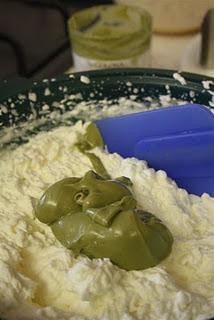 Semifreddo  con pan di spagna al pistacchio  di Luca Montorsino