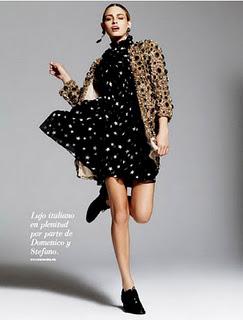 Abby Brothers in Dolce & Gabbana su Elle Mexico