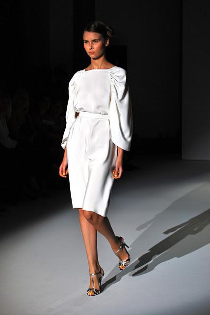 Followpix @ Roberto Musso S/S 2012 fashionshow