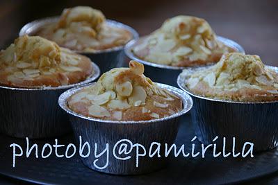 Tortini alla panna acida e mandorle