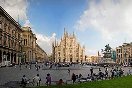 milano duomo centro 450x300 Milano: Domenica 20 Novembre Blocco del Traffico   Domenica a Piedi