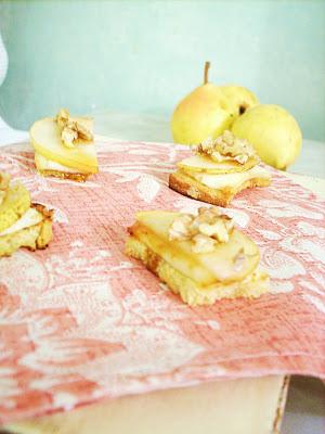 Bruschette toma e pere