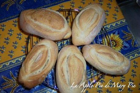 Impastare il pane a mano