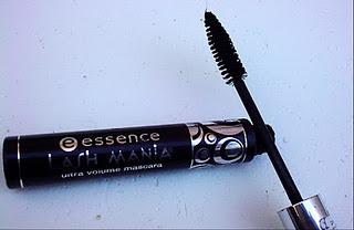 Review Essence (Mascara Lash Mania & Eyeliner Gel)