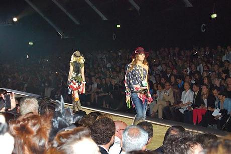 Followpix @ Dsquared S/S 2012 fashionshow